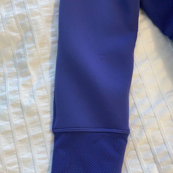 Lululemon jacket size 6 - Picture 8 of 8